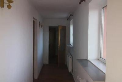 Casă cu 5 camere cu Teren 8900 Mp în Pătroaia-Deal - 8