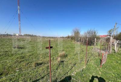 Teren de 1300 mp, în Primăverii