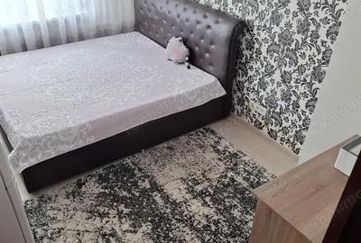 Garsonieră decomandată în Titan