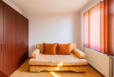 Apartament cu 3 camere semidecomandat în Central - 2