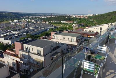 Apartament cu 3 camere, mobilat în Florești