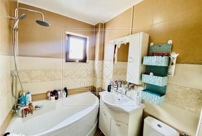 Apartament cu 3 camere semidecomandat în Central - 4