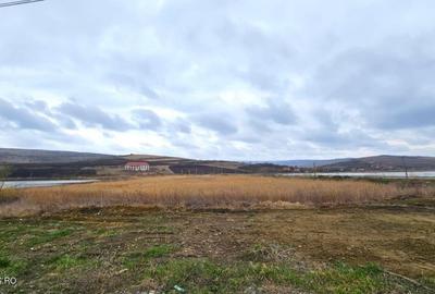 Teren construibil, cu panorama la lac si utilitati, lac Campenesti - 3