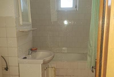 Apartament cu 3 camere decomandat în Obor - 9