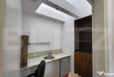 Spațiu comercial, de 40 mp, în Central - 4