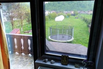 Casă cu 5 camere cu Teren 1800 Mp în Central - 1