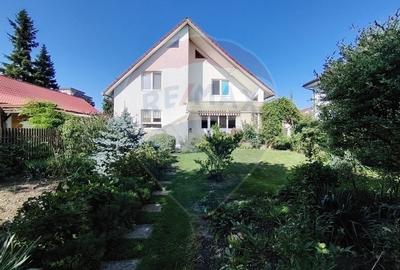 Casă / Vilă cu 8 camere de vânzare în zona Central - 44