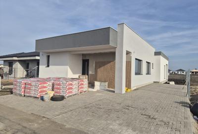 Vila moderna parter. 4 camere, eficienta energetic Via Carmina Arad, comision 0 - 6