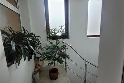 Casă individuală cu 6 camere cu Teren 119 Mp în Central - 9
