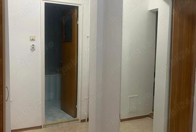 Proprietar , Inchiriez 2 camere B-dul Chisinau - stradal 5 minute Mega Mall - 10