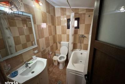 Casă cu 7 camere cu Teren 300 Mp în Găneasa - 3