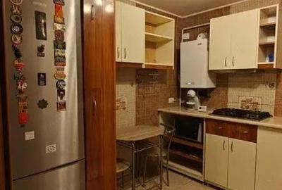 APARTAMENT 3 CAM, SEMIDECOMANDAT,ETAJUL 1, PODU ROS, PET FRIENDLY(PISICA) - 2