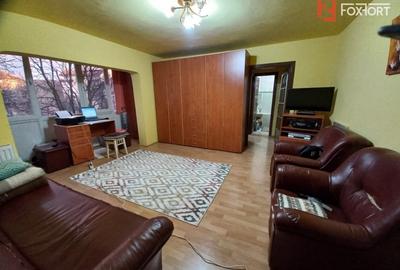 Apartament cu 3 camere semidecomandat în Aradului - 1