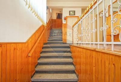 Casă cu 7 camere cu Canalizare în Centrul Civic - 14