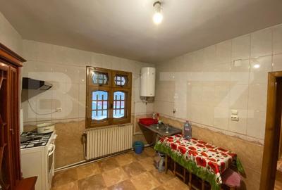 Vila cu potential de transformare in pensiune, 13 camere, Timisul de Sus, Brasov - 9