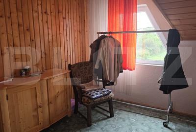 Casa 5 camere , 300 mp;  Teren - 2000 mp . Viile Satu Mare - 16