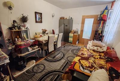 Vand apartamet 2 camere la casa