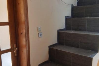 Casă individuală cu 4 camere cu Teren 1200 Mp în Broșteni - 1