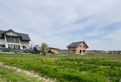 Teren Construcții intravilan de 400 mp, în Nord - 1