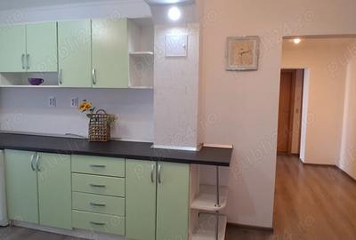 Inchiriez apartament 3 camere alfa