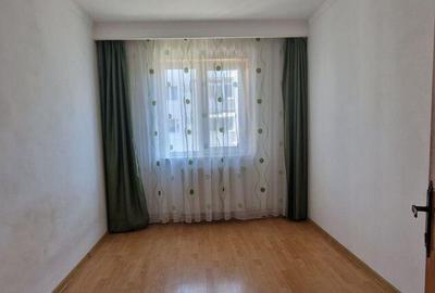 Casa De Cultura 3 camere etajul 2 Casa De Cultura 3 camere etajul 2 - 2