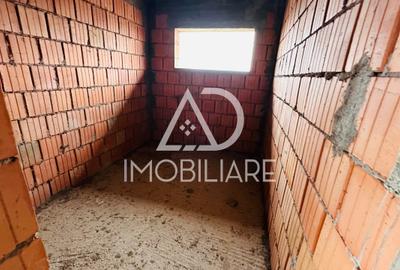 Casă cu 4 camere cu Canalizare în 9 Mai - 7