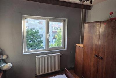 Apartament cu 4 camere decomandat în Dâmbovița - 2