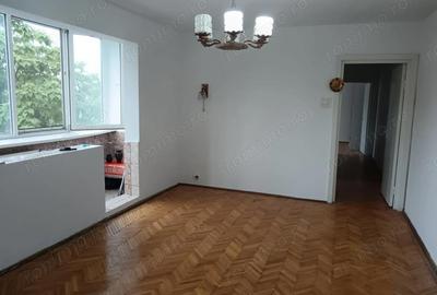 Apartament cu 4 camere semidecomandat în Dacia - 1