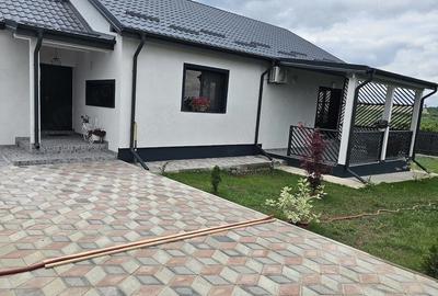 Casă cu Teren 600 Mp în Central - 1