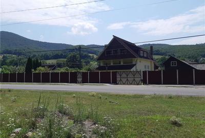 Casă cu 11 camere în Nucet - 9