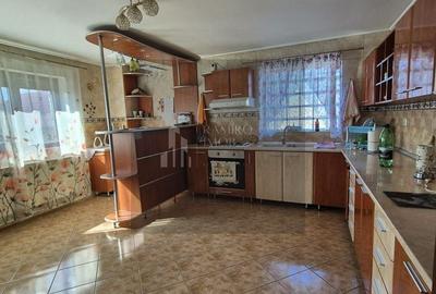 Casă individuală cu 5 camere cu Canalizare în Central - 4