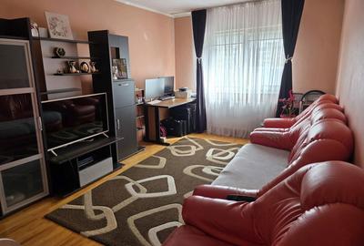 Apartament cu 3 camere decomandat în Ostroveni - 2