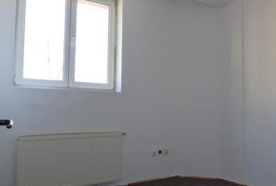 Apartament cu 5 camere semidecomandat în Unirii - 2