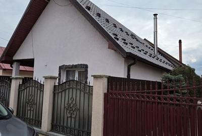 Casă cu 3 camere cu Teren 110 Mp în Central - 2