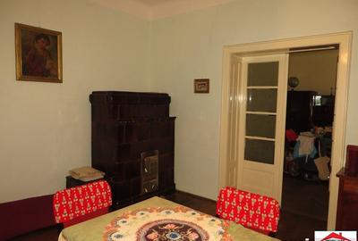 Casă cu 4 camere cu Teren 43000 Mp în Livada - 8