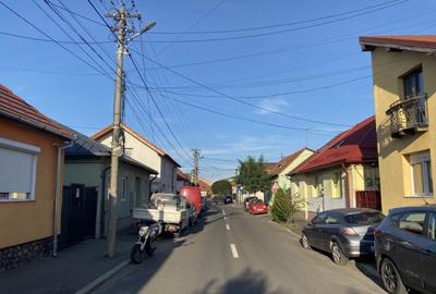 Casa 2 camere in Terezian, curte comuna, posibilitate man - 1