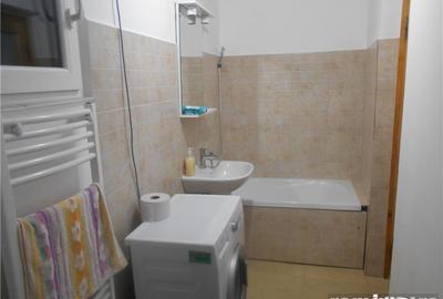 Apartament cu 2 camere decomandat în Titan