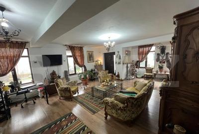 Pensiune de vanzare, 6 camere, 370 mp, zona Arcani - 8