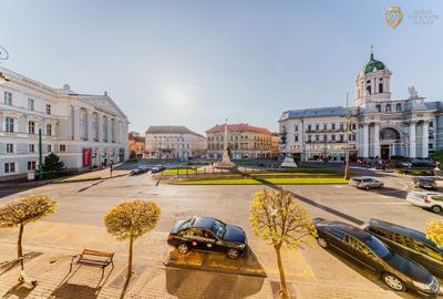 Apartament cu 4 camere semidecomandat în Central - 1