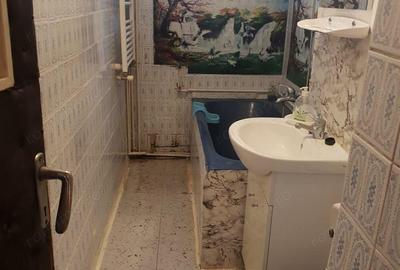 Apartament cu 4 camere semidecomandat în Circumvalațiunii