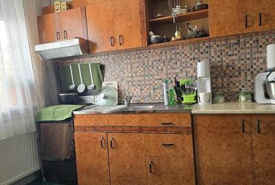 Apartament 4 camere in Deva, zona Progresul langa Sc Gen Nr 2, et 3 - 3