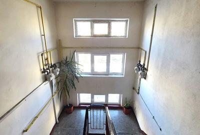 Apartament cu 3 camere decomandat în Micro 17 - 12