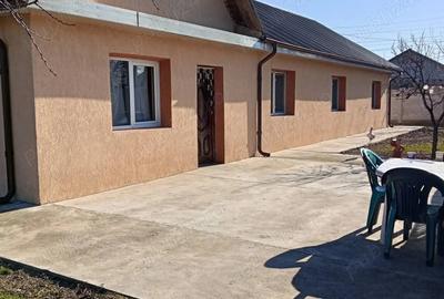 Casă cu Teren 1100 Mp în Central - 2