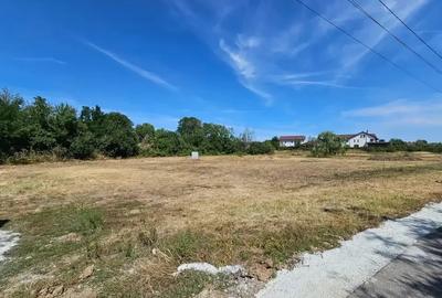 Teren intravilan pe malul lacului - zonă exclusivistă, utilități la proprietate - 3