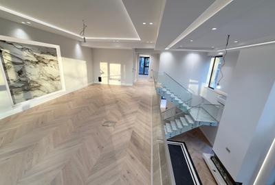 Apartament cu 4 camere semidecomandat în Băneasa