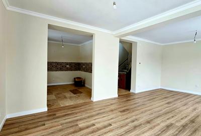Casă individuală cu 4 camere cu Canalizare în Central - 11