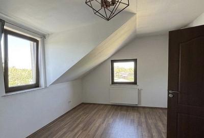 Casă cu 7 camere cu Canalizare în Brănești - 3