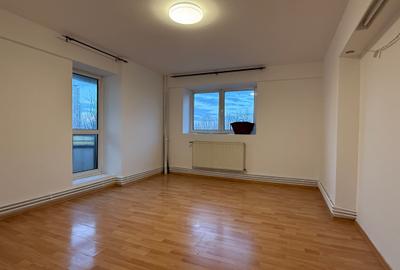 Apartament cu 3 camere decomandat în Tineretului - 6