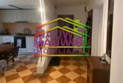 Apartament cu 3 camere decomandat în Vitan