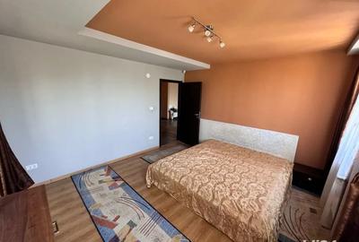 De inchiriat Apartament cu 3 camere. - 5